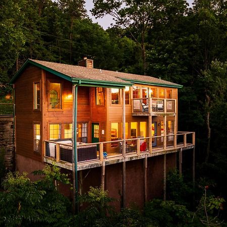 ガトリンバーグ Elevista - Quaint&Private-Views-Hottub-Pooltable-Bears-3 Clubhouse Poolsヴィラ エクステリア 写真