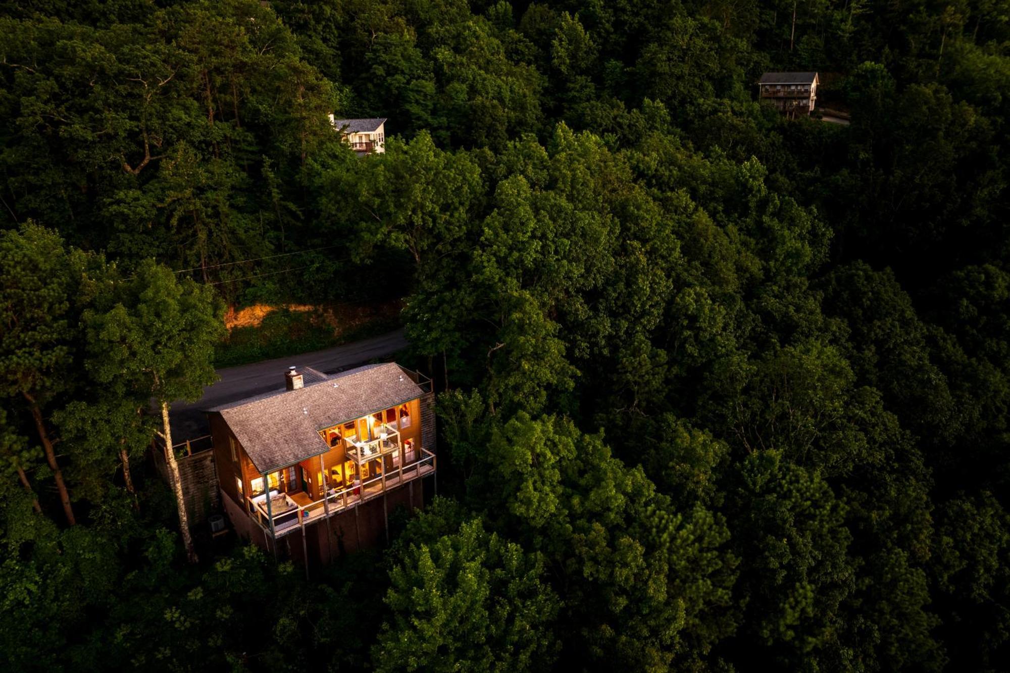ガトリンバーグ Elevista - Quaint&Private-Views-Hottub-Pooltable-Bears-3 Clubhouse Poolsヴィラ エクステリア 写真