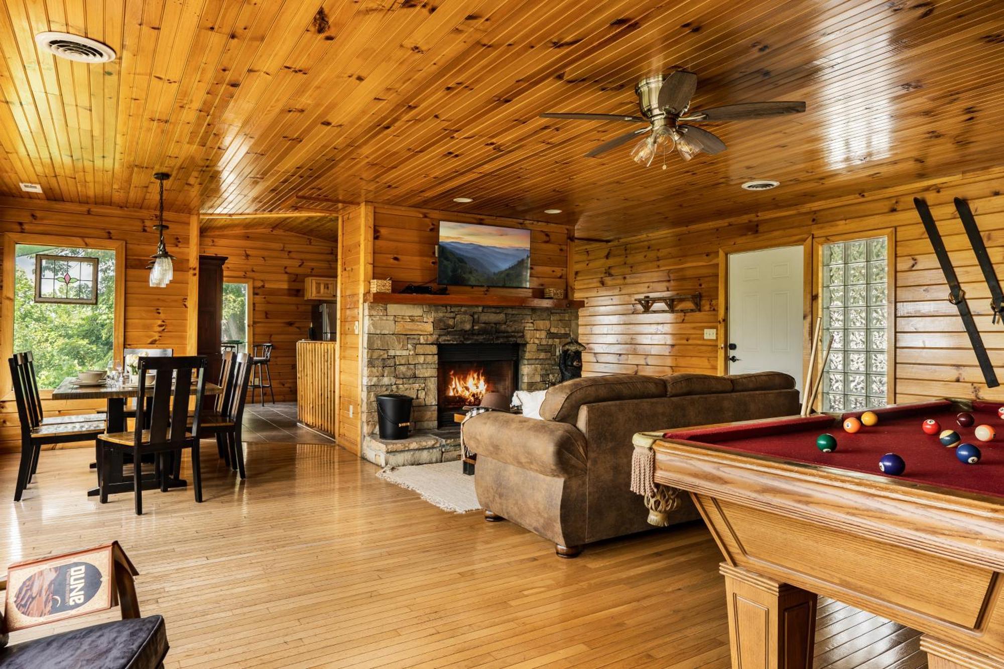 ガトリンバーグ Elevista - Quaint&Private-Views-Hottub-Pooltable-Bears-3 Clubhouse Poolsヴィラ エクステリア 写真