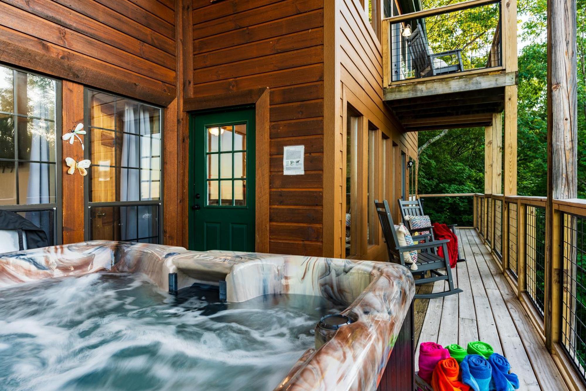 ガトリンバーグ Elevista - Quaint&Private-Views-Hottub-Pooltable-Bears-3 Clubhouse Poolsヴィラ エクステリア 写真