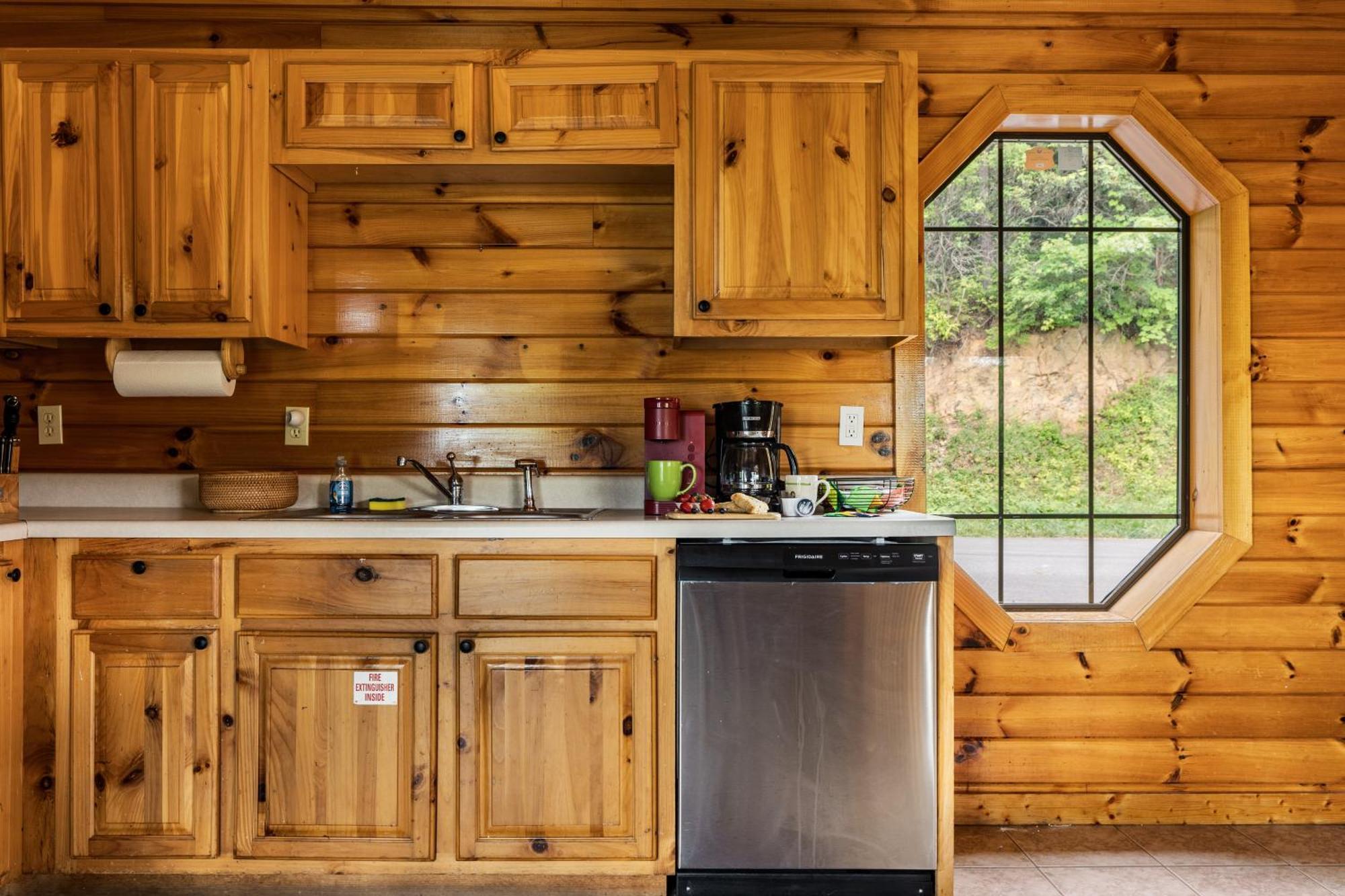 ガトリンバーグ Elevista - Quaint&Private-Views-Hottub-Pooltable-Bears-3 Clubhouse Poolsヴィラ エクステリア 写真